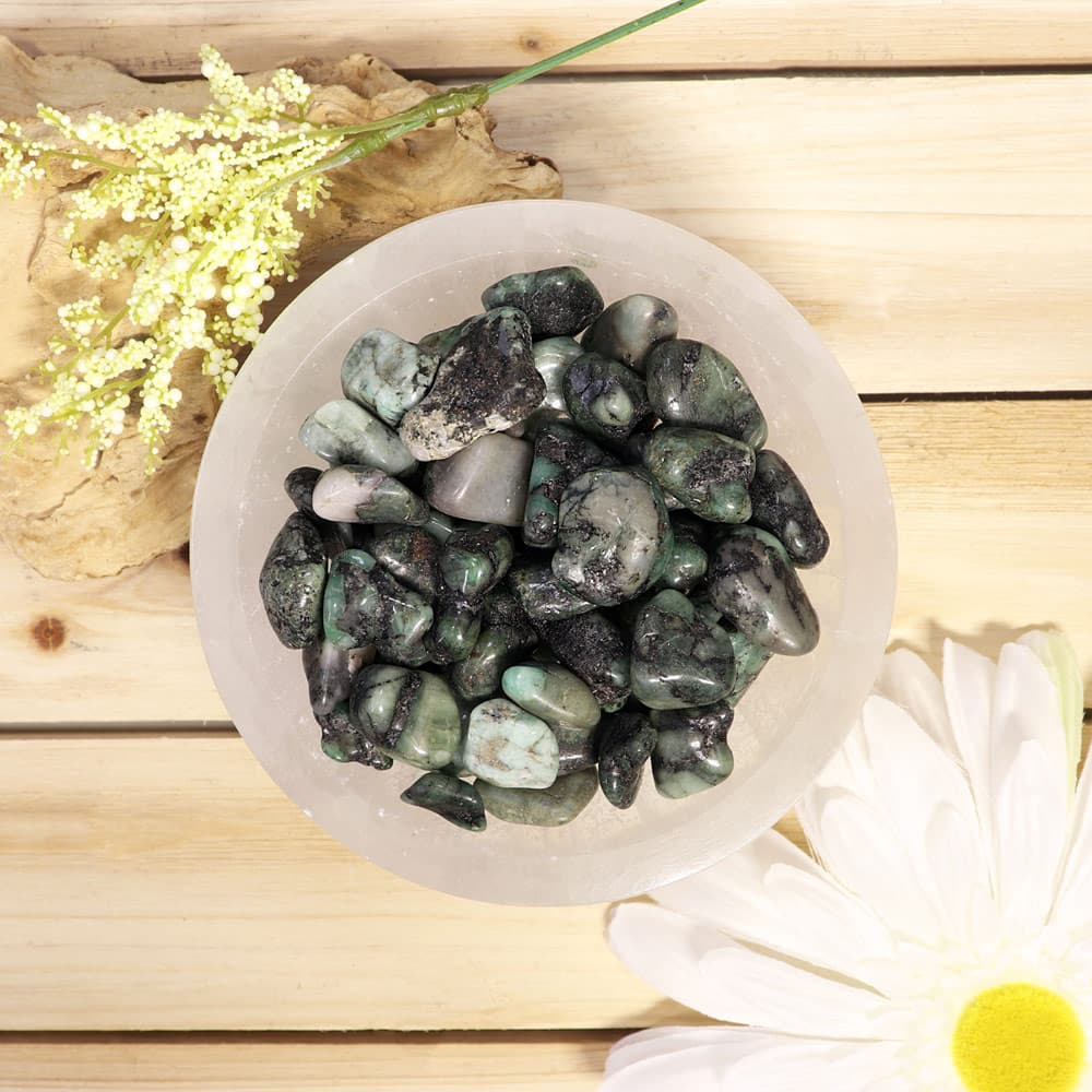 Emerald Tumbled Stones (1 lb)