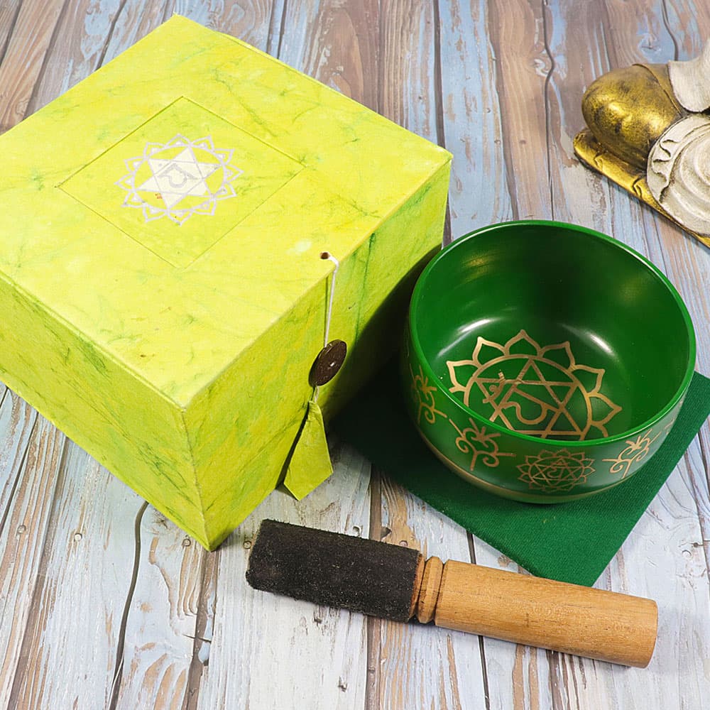 Heart Green Chakra Singing Bowl Gift Set (Medium)