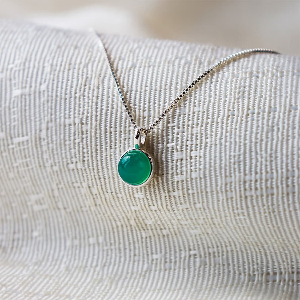 Green Aventurine Bezel Pendant & Chain - Silver